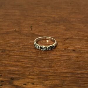 Women's Beautiful Marcasite Sterling Silver Ring Size 7 EUC